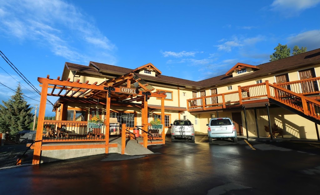 Elizabeth Lake Lodge | 590 Van Horne St S, Cranbrook, BC V1C 4W7, Canada | Phone: (250) 426-6114