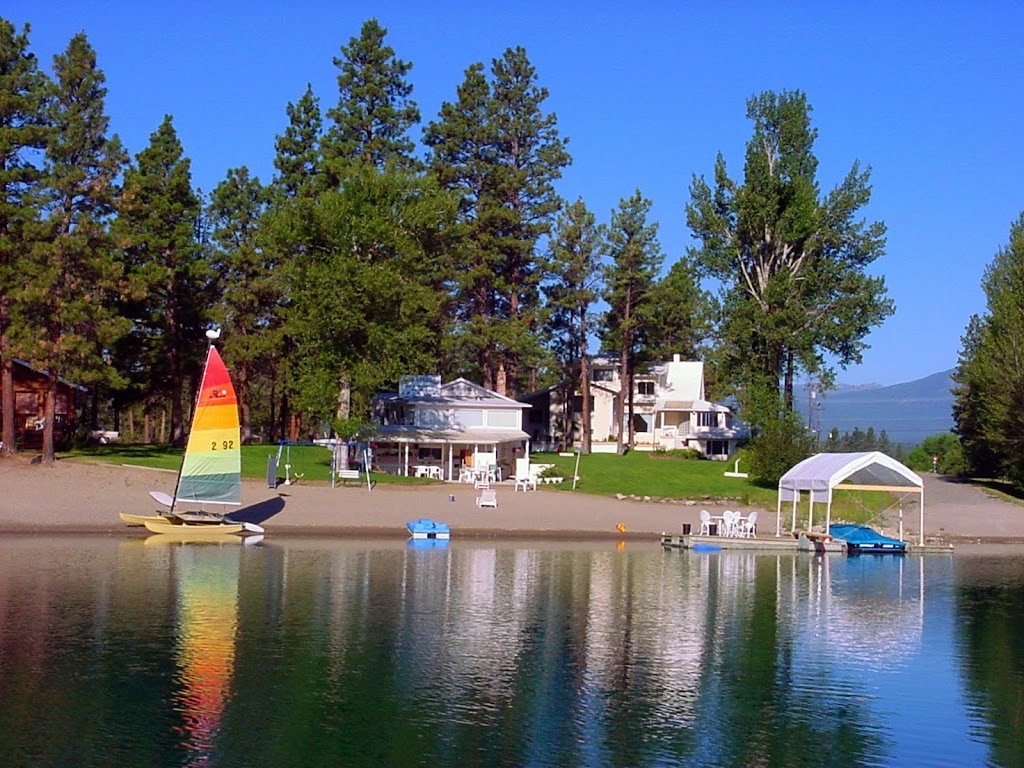 Wasa Lake Guest House | 4704 Spruce Rd, Wasa, BC V0B 2K0, Canada | Phone: (250) 427-6263