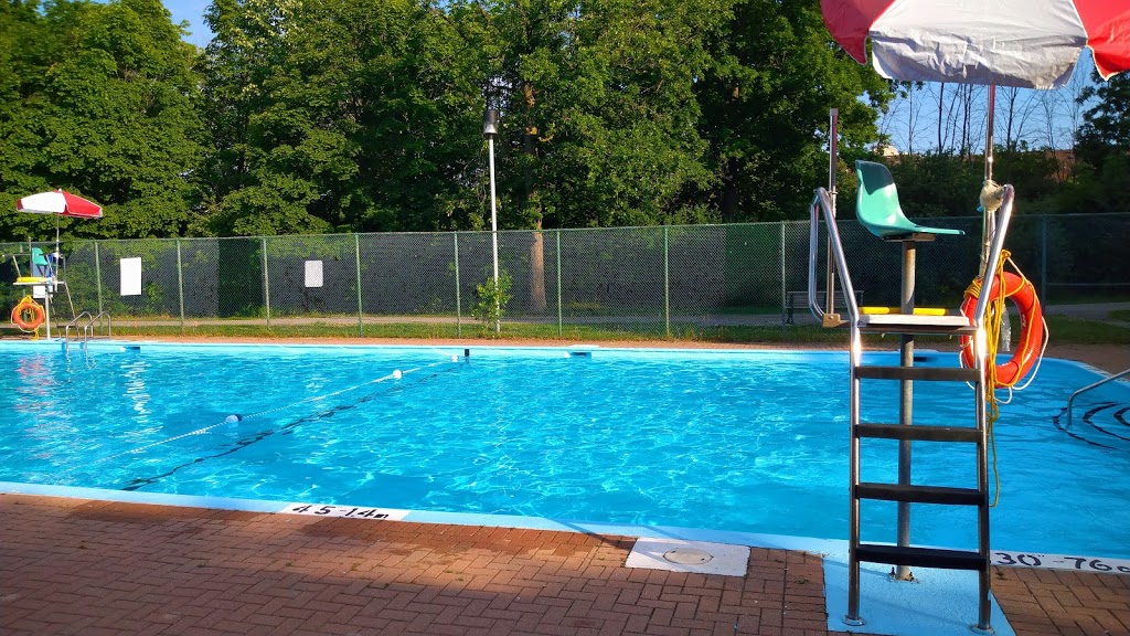 Driftwood Swimming Pool | 4401 Jane St, North York, ON M3N 2K3, Canada | Phone: (416) 395-6693