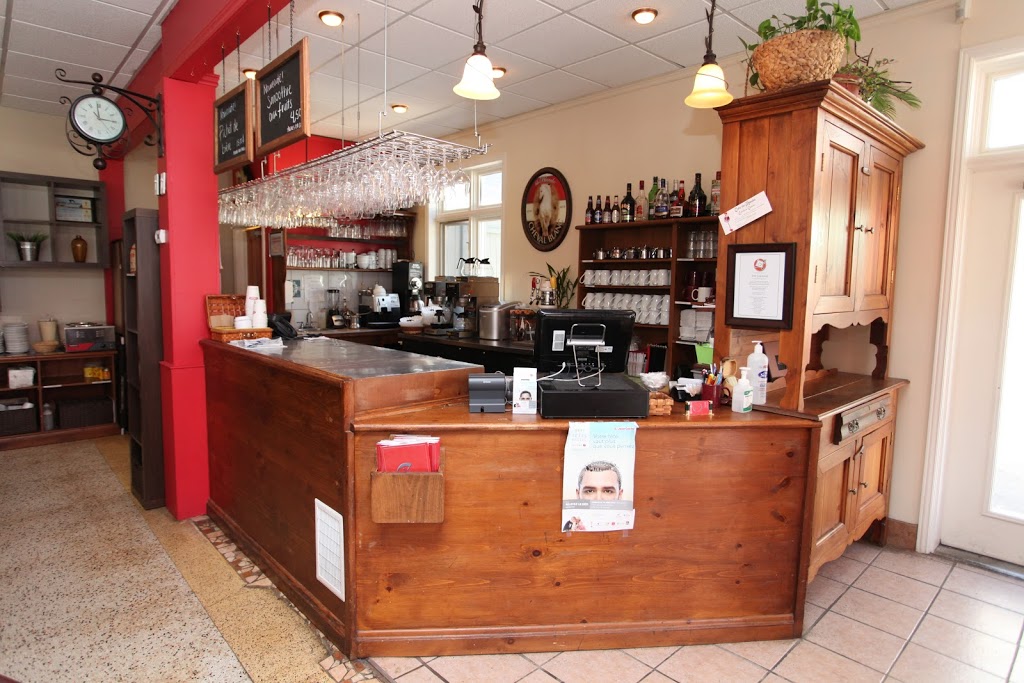 Café du Marché | 2215 Chemin du Fleuve, Saint-Romuald, QC G6W 5P7, Canada | Phone: (418) 839-2525