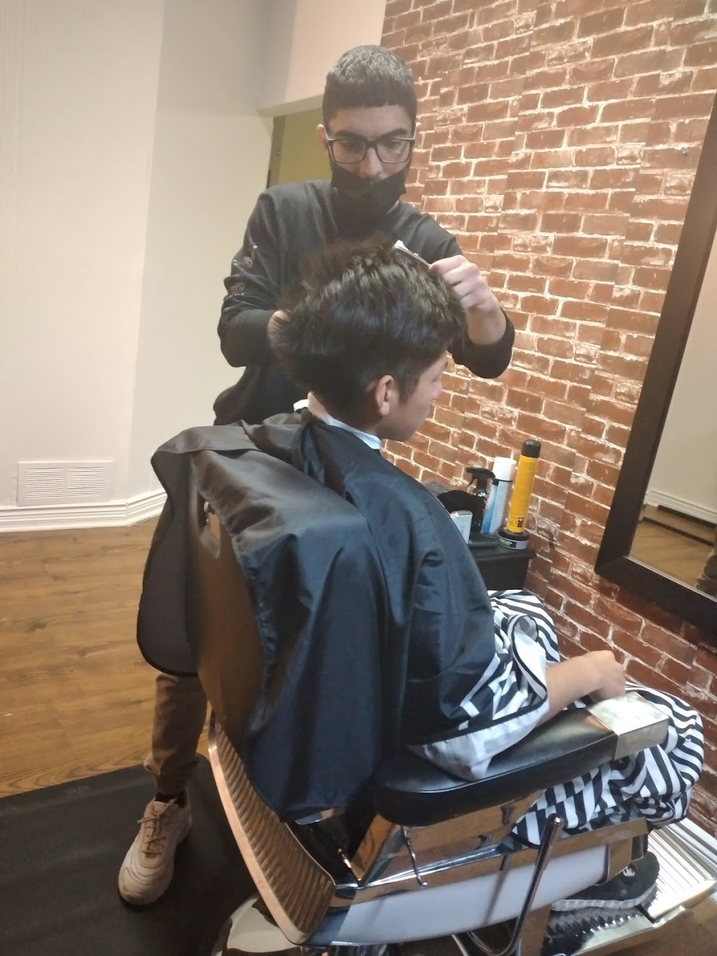 La madame barbershop | 3215 Chem. de Chambly, Longueuil, QC J4L 1N3, Canada | Phone: (514) 638-2298