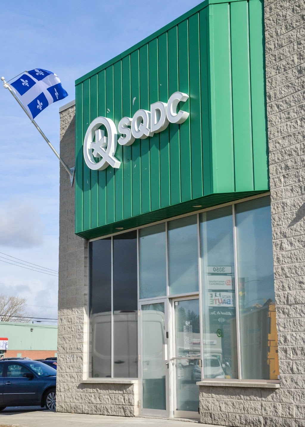 SQDC | 3044 Boulevard Choquette, Saint-Hyacinthe, QC J2S 7R8, Canada | Phone: (450) 998-2014