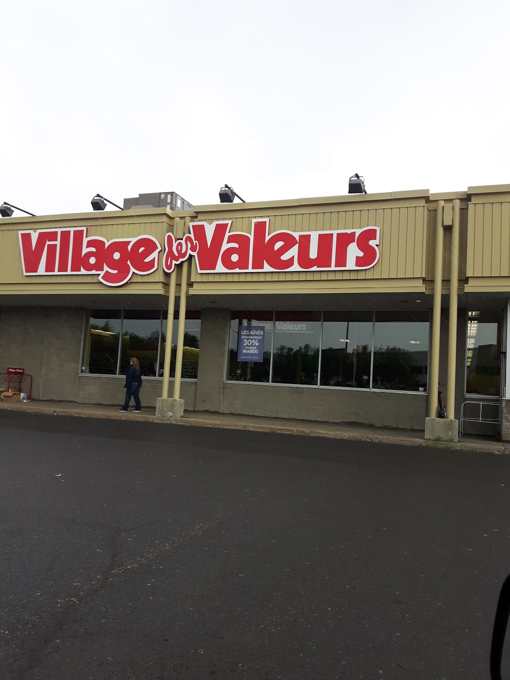 Village des Valeurs | 2555 Boulevard Montmorency, Québec, QC G1J 5J3, Canada | Phone: (418) 660-5840