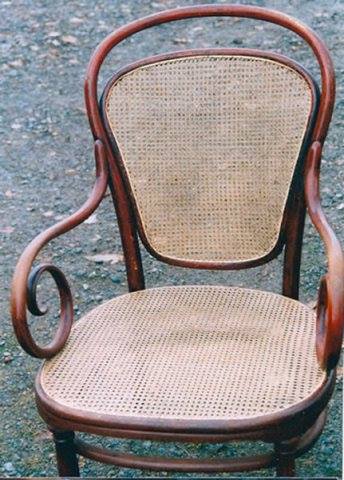 chaise antique | 699 Rue Principale, Sainte-Marthe, QC J0P 1W0, Canada | Phone: (514) 249-1540