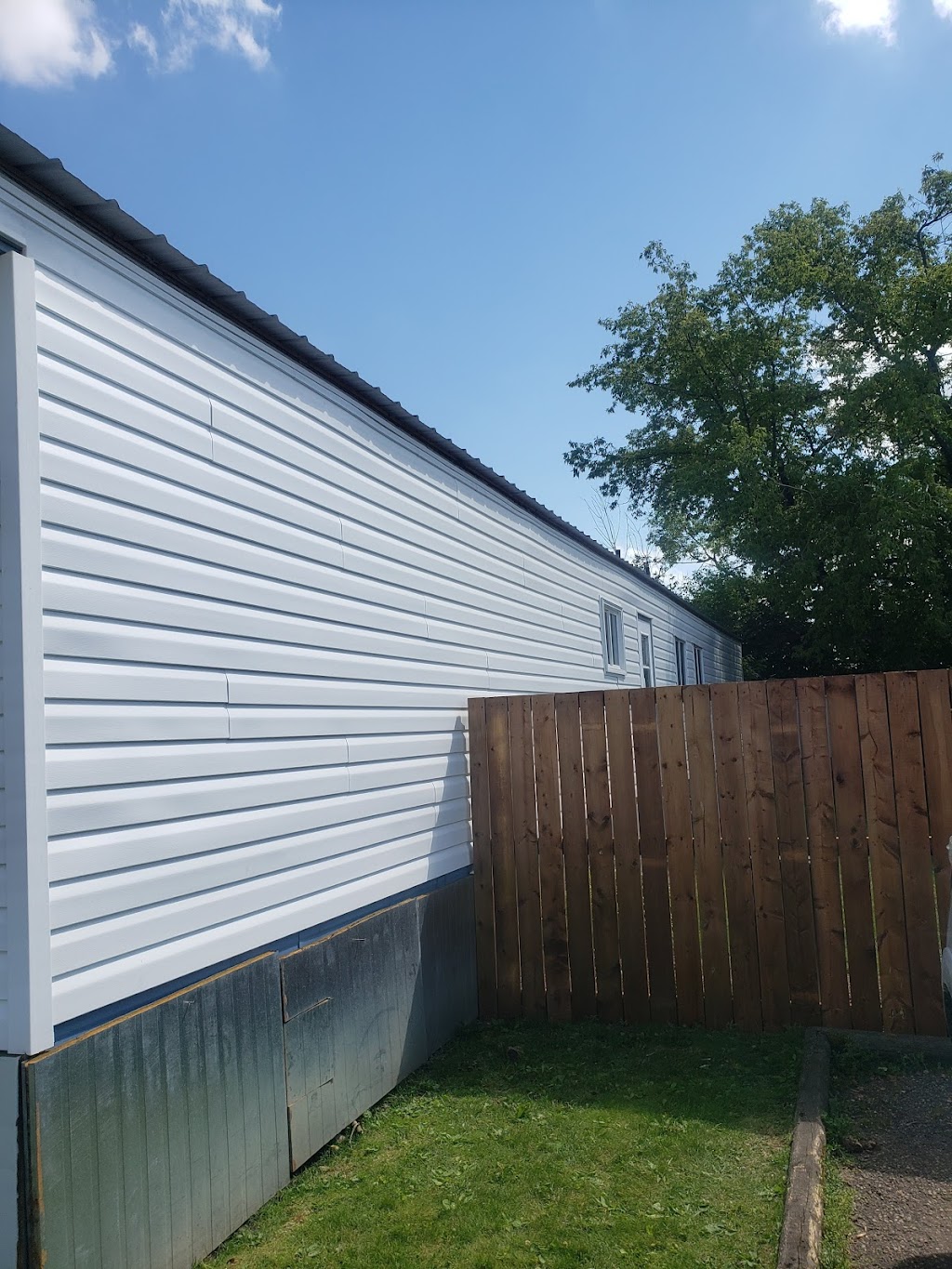 Tin Iz In Siding & Roofing | 108 Erickson Dr, Red Deer, AB T4R 1Z7, Canada | Phone: (403) 396-9238