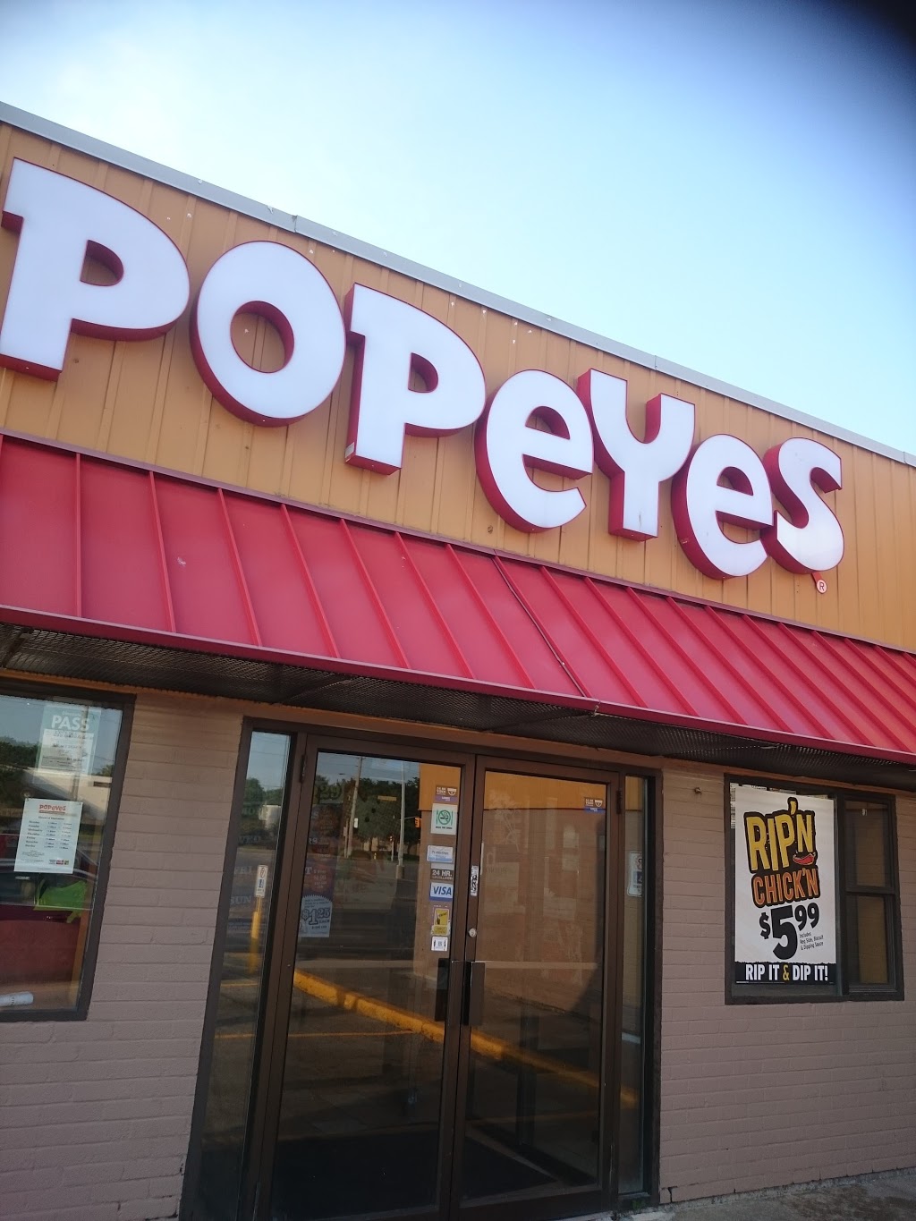 Popeyes® Louisana Kitchen | 1530 Albion Rd, Etobicoke, ON M9V 1B4, Canada | Phone: (416) 748-8302