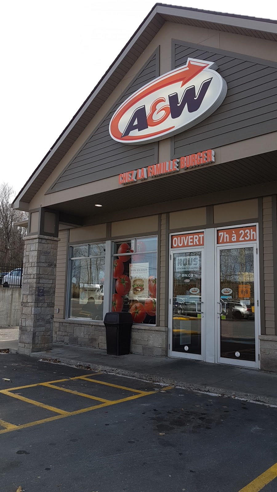 A&W Canada | 2665, côte Saint-Charles St-Lazare, Hudson, QC J7T 2H8, Canada | Phone: (450) 458-0438