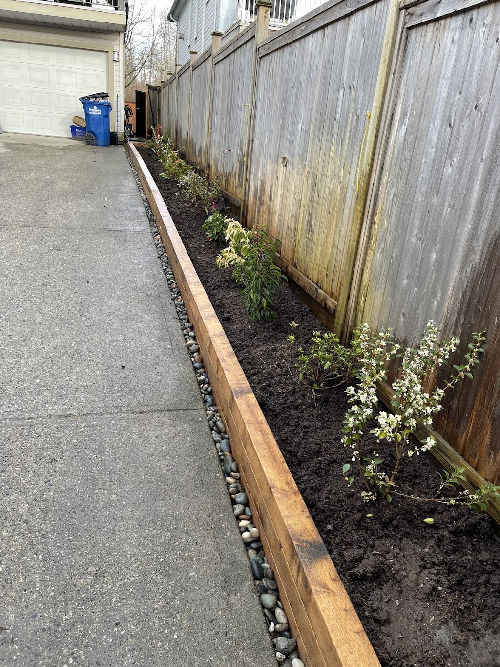 Rapid Fencing and L&scape Ltd. | 3506 Summit Dr, Abbotsford, BC V2T 6S4, Canada | Phone: (604) 615-7664