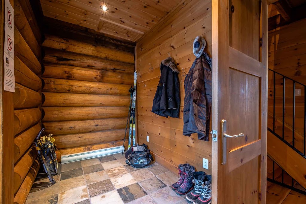 RCNT Chalet #72 | 2 Des, Chemin des Pruches, Lac-Supérieur, QC J0T 1P0, Canada | Phone: (844) 370-0257