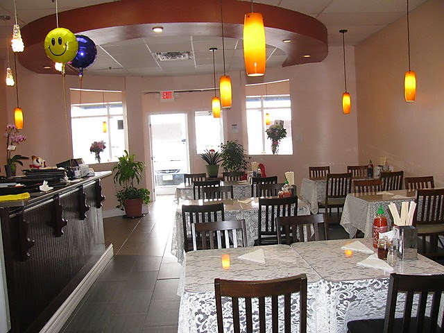 Pho Haven | 2900 Woodroffe Ave, Nepean, ON K2J 4C7, Canada | Phone: (613) 440-5788