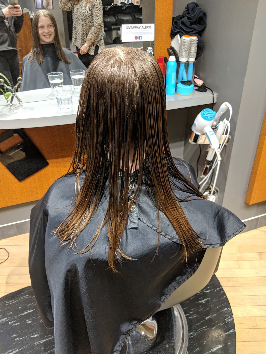 Scissors Hair Studio | 499 Terry Fox Dr, Kanata, ON K2T 1H7, Canada | Phone: (613) 592-8107