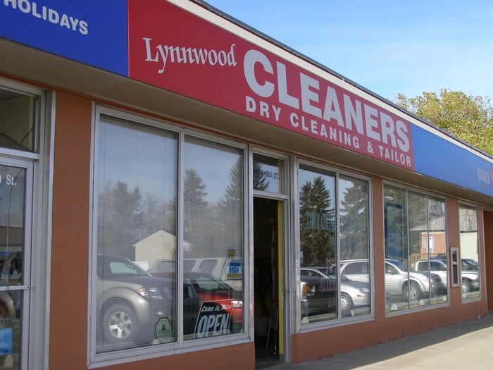 Lynnwood Dry Cleaners ( Biggle Store)/林伍德乾洗店 | 8704 150 St NW, Edmonton, AB T5R 1E4, Canada | Phone: (587) 501-0868