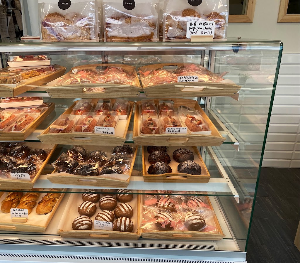 Le Mo Bakery | 7 William Graham Dr Unit 3, Newmarket, ON L3X 1V9, Canada | Phone: (905) 503-8388