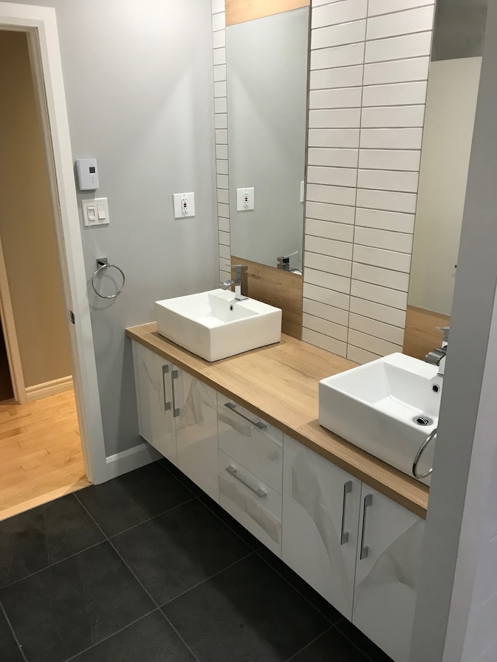 Simz Rénovations Inc. | Rue Donat-Hallé, Lévis, QC G6Z 7A6, Canada | Phone: (418) 717-8666