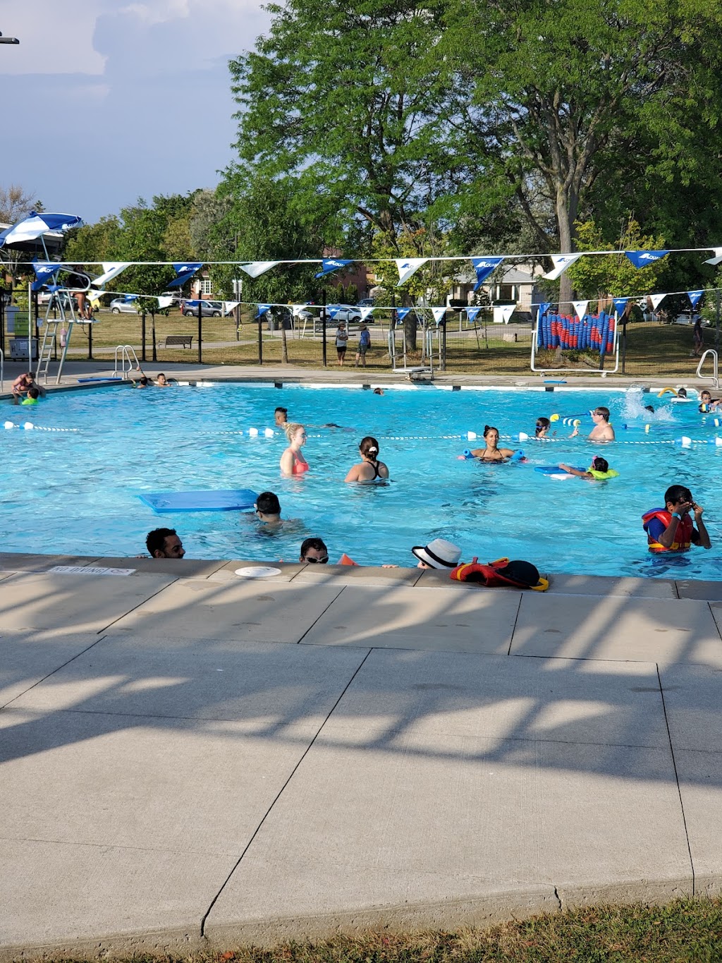 Erindale Outdoor Pool | 1244 Shamir Crescent, Mississauga, ON L5C 1L1, Canada | Phone: (905) 896-5503