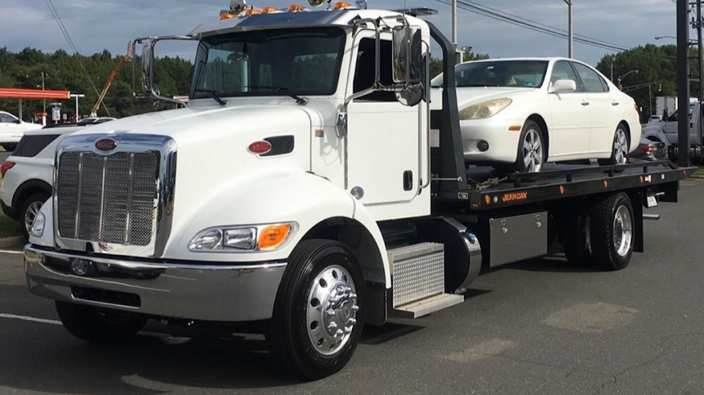 Towing Rive Sud 24h | CP 99018 CP DU, Chemin du Tremblay, Longueuil, QC J4N 0A5, Canada | Phone: (450) 286-0779