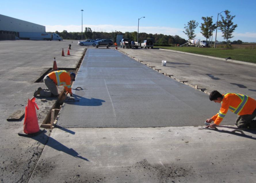 Cedar Hill Paving Ltd | 4 Cedar Ave, Thornhill, ON L3T 3V9, Canada | Phone: (905) 881-1827