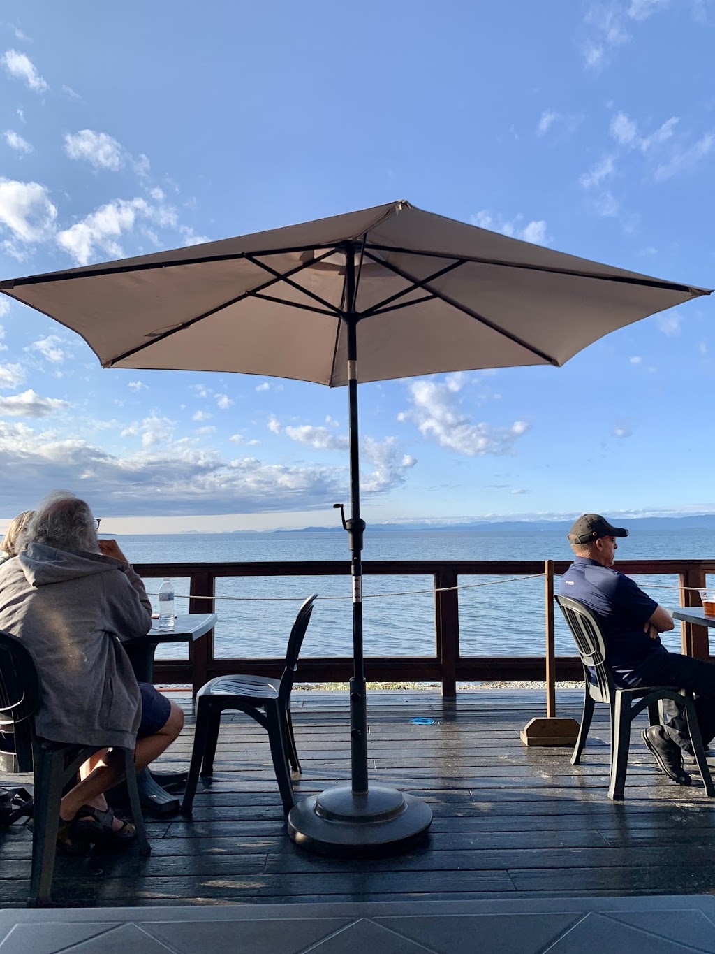 Shore Restaurant | 2831 Island Hwy W, Qualicum Beach, BC V9K 2C4, Canada | Phone: (250) 752-1249