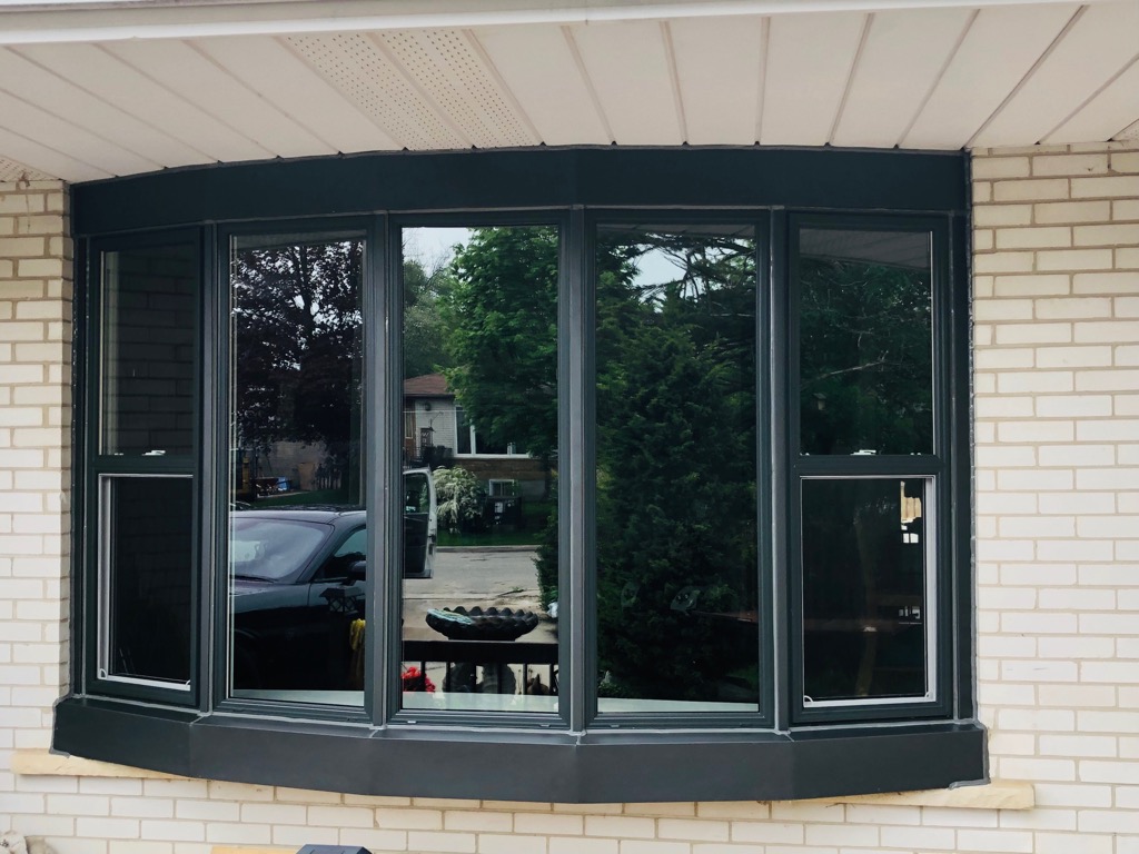 Roniz windows and doors | Gilbank Dr, Aurora, ON L4G 5G5, Canada | Phone: (647) 703-1818