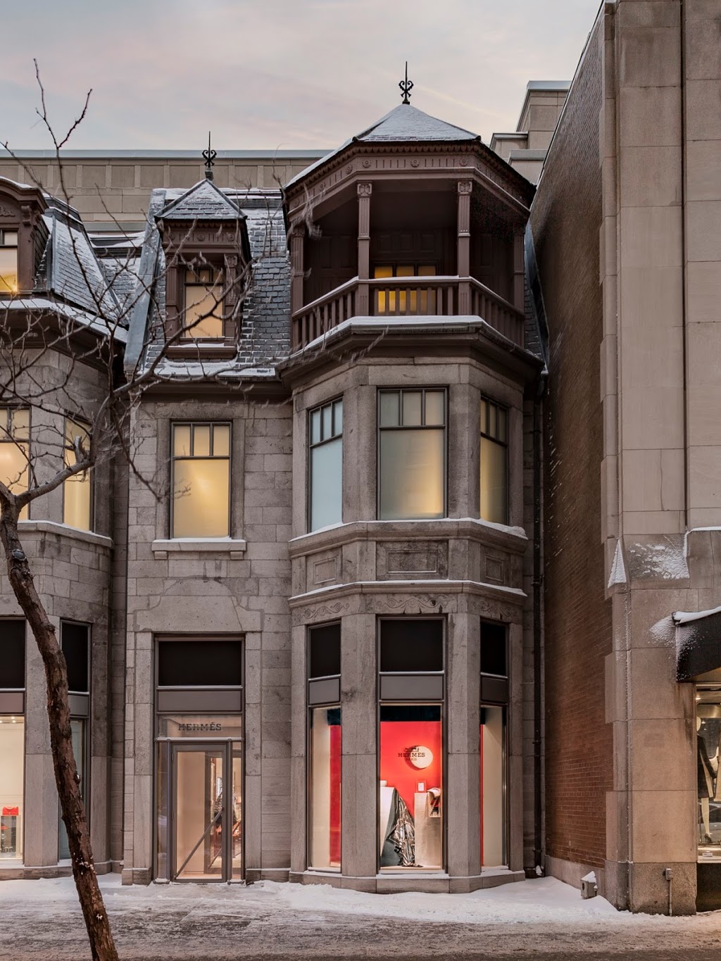 Hermès | Holt Renfrew, 1300 Rue Sherbrooke Ouest, Montréal, QC H3G 1H9, Canada | Phone: (514) 842-3387