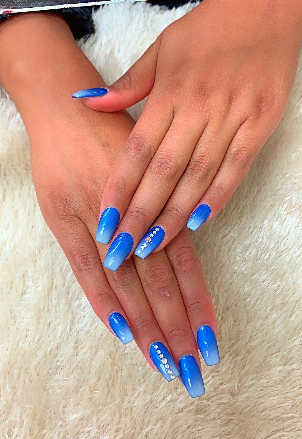 L&J Pro Nails | 860 N Park Dr, Brampton, ON L6S 4N5, Canada | Phone: (289) 752-7230