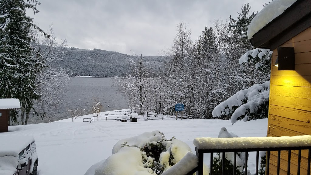 St Ives Resort On Shuswap | 2770 Southwind Rd, Saint Ives, BC V0E 1M9, Canada | Phone: (250) 955-2525