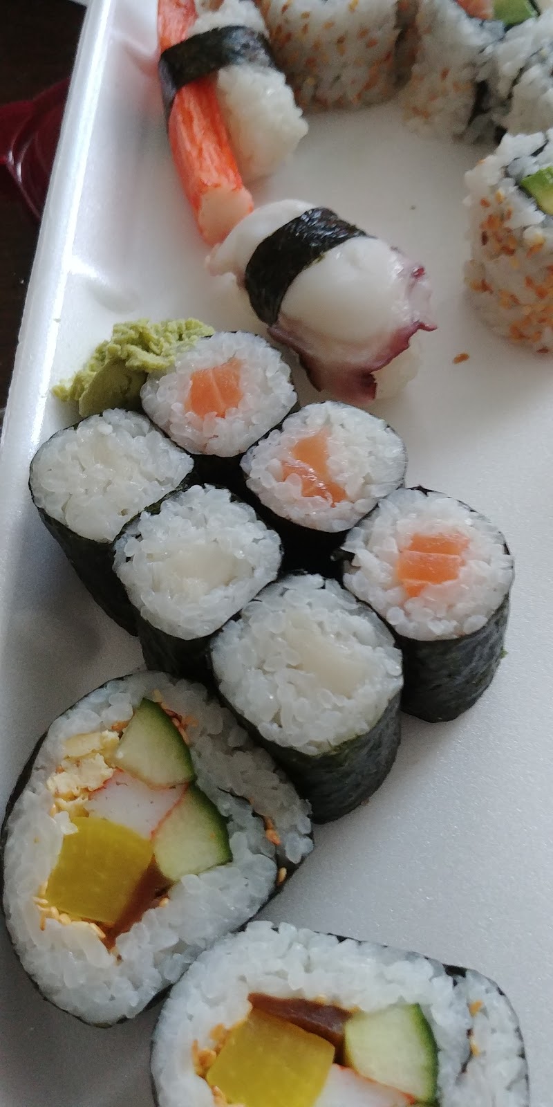 Sushi Sushi Japanese Restaurant | 17725 Yonge St, Newmarket, ON L3Y 7C1, Canada | Phone: (905) 836-9288