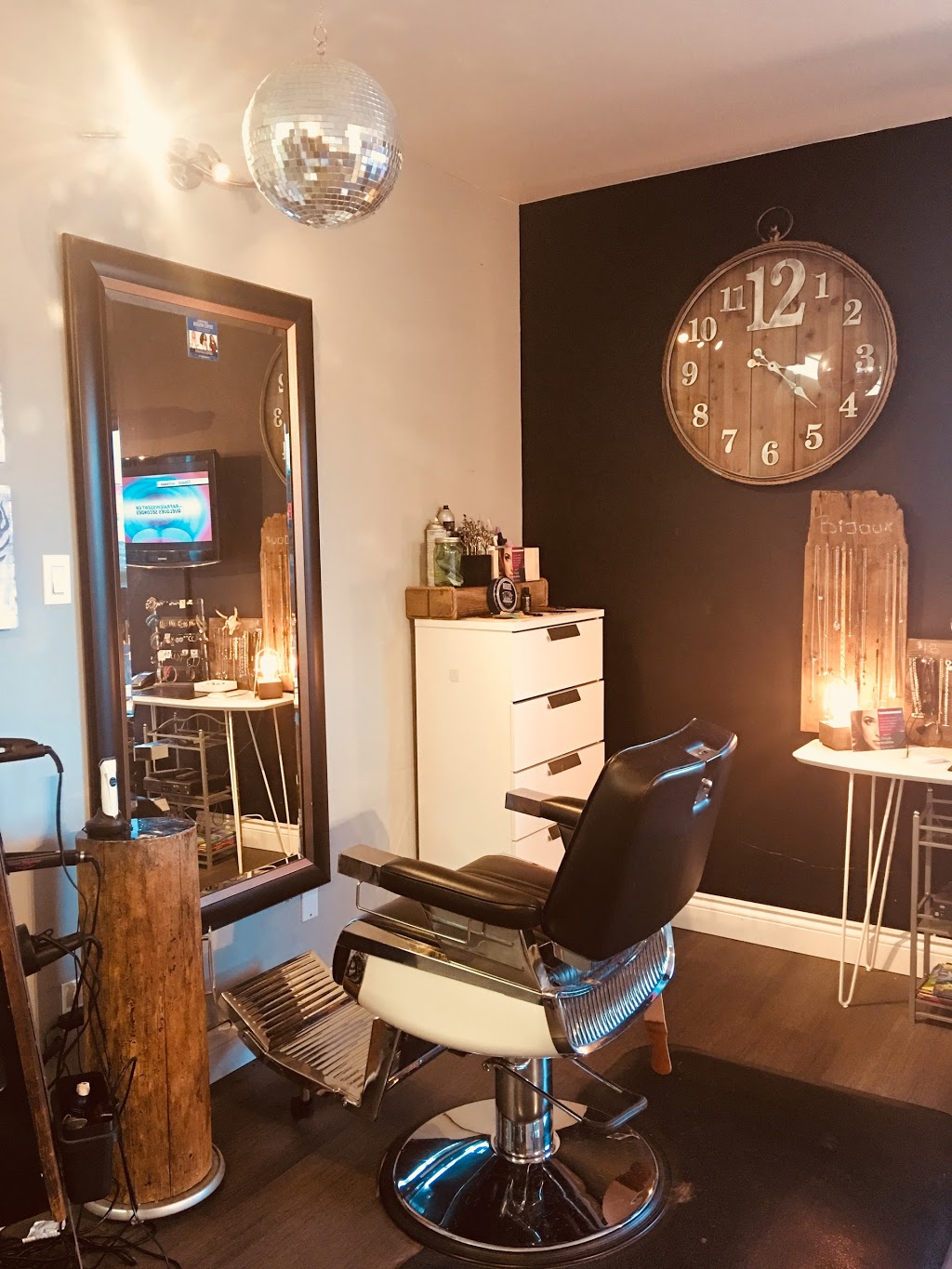 Espace Beauté Funkydoo Coiffure Et Esthétique 514-646-1320 | 94 Boulevard Perrot, LÎle-Perrot, QC J7V 3E8, Canada | Phone: (514) 646-1320