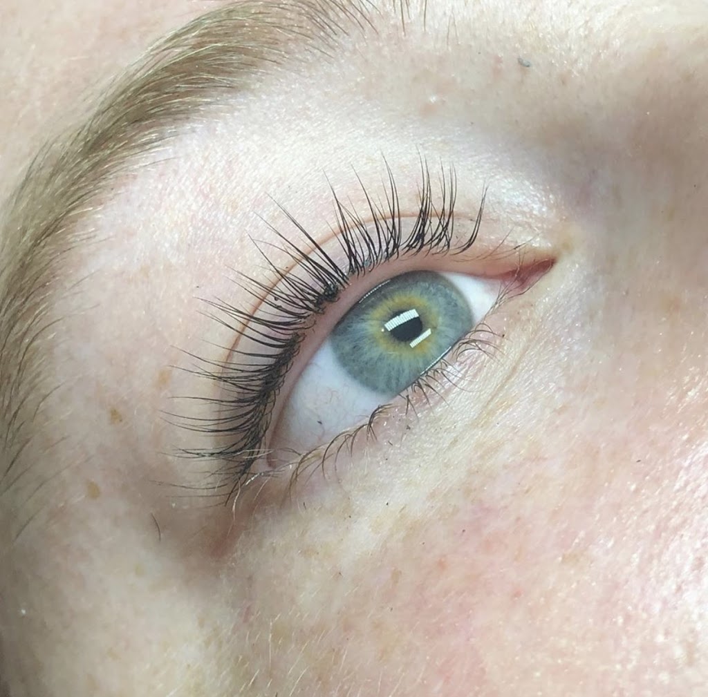 Lash KL | 26 Peel St, Lindsay, ON K9V 3L8, Canada | Phone: (705) 930-5238