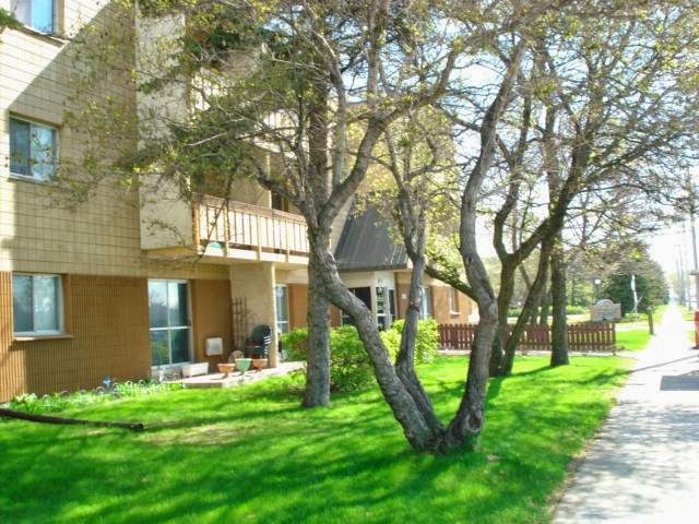 Charlesdale Gardens Apartments | 3201 Grant Ave, Winnipeg, MB R3R 2A3, Canada | Phone: (204) 896-6705