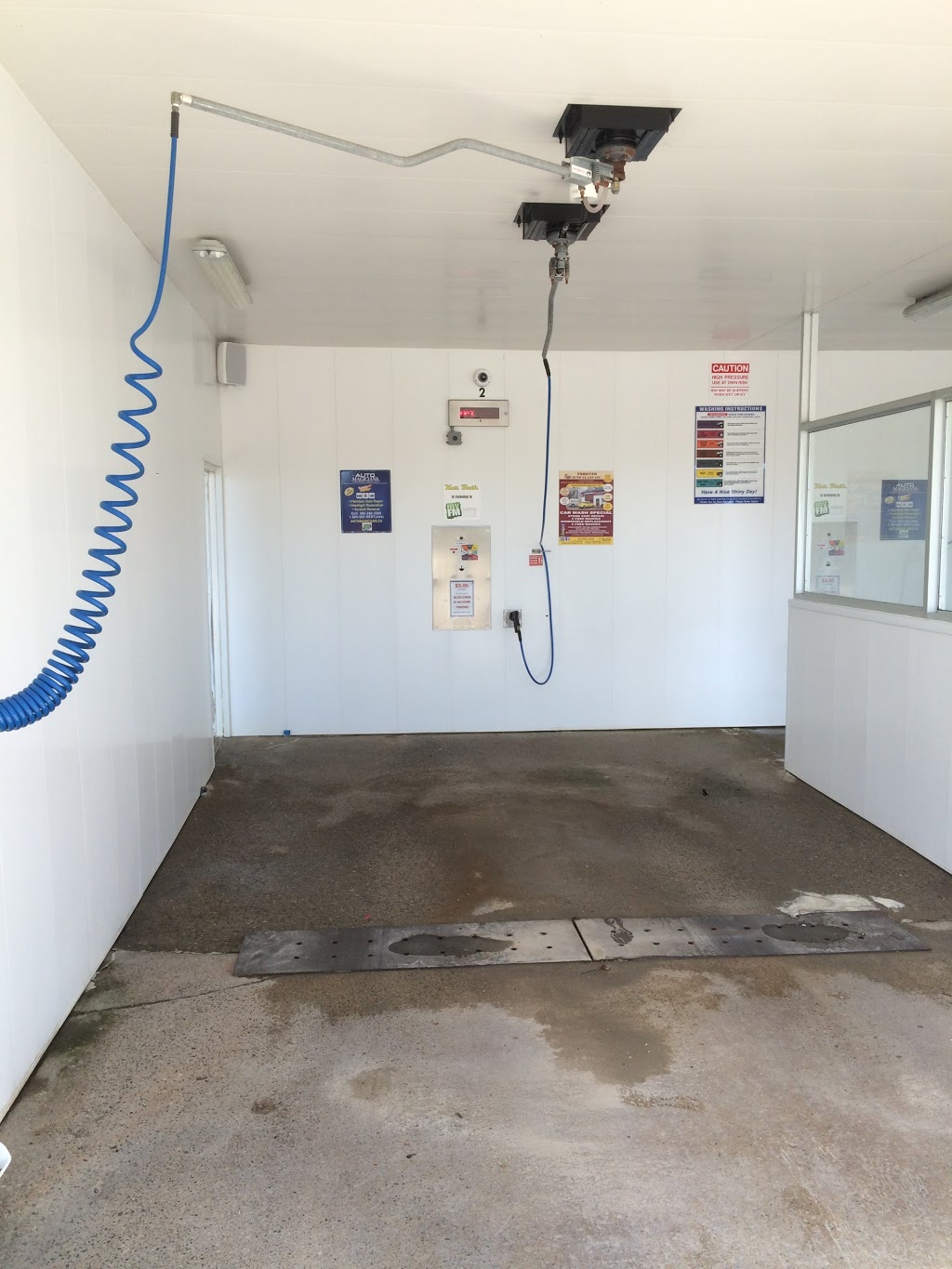 Car bath coin wash | 14 Townline, Orangeville, ON L9W 3A6, Canada