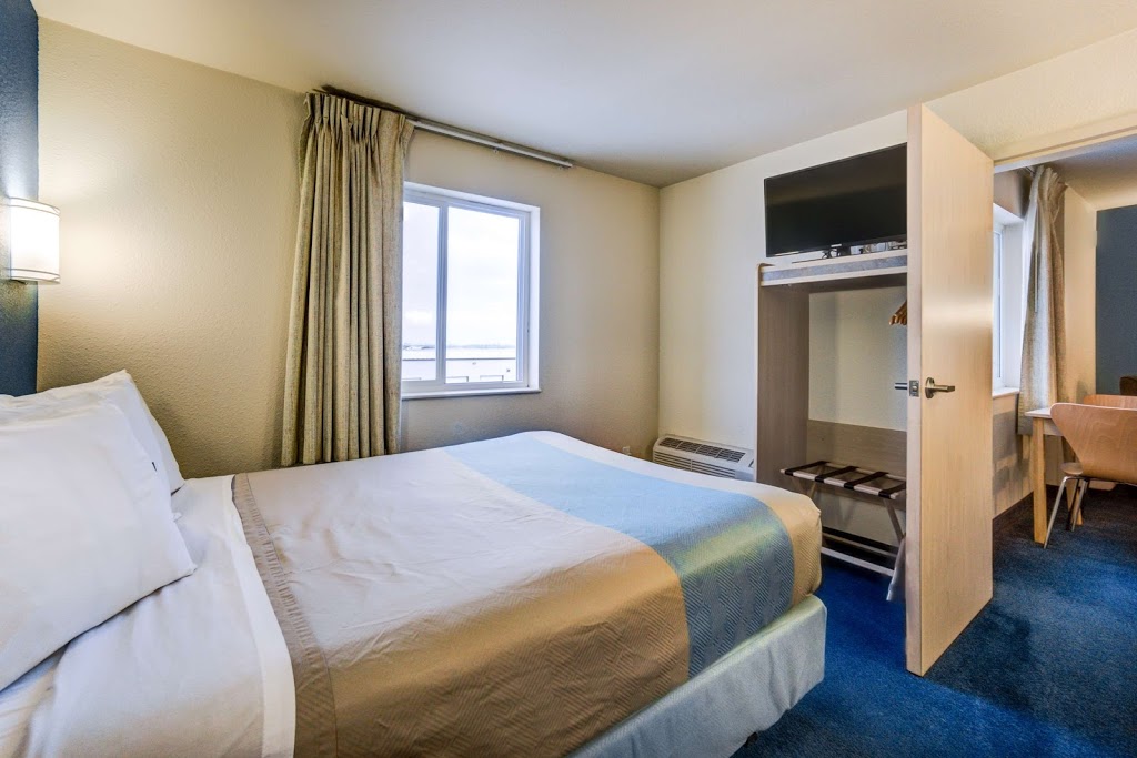 Motel 6 Stony Plain | 66 Boulder Blvd, Stony Plain, AB T7Z 1V7, Canada | Phone: (780) 968-5123