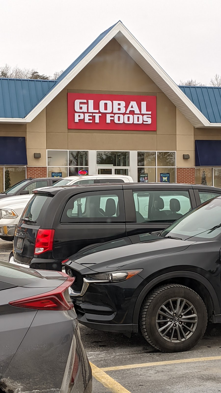 Global Pet Foods Huntsville | 111 Howland Dr, Huntsville, ON P1H 2P4, Canada | Phone: (705) 789-6234
