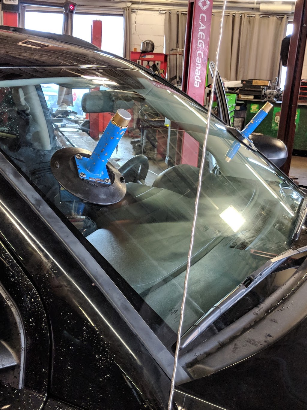 Auto Glass-Tech | 599 York Rd, Guelph, ON N1E 3J3, Canada | Phone: (416) 727-7979