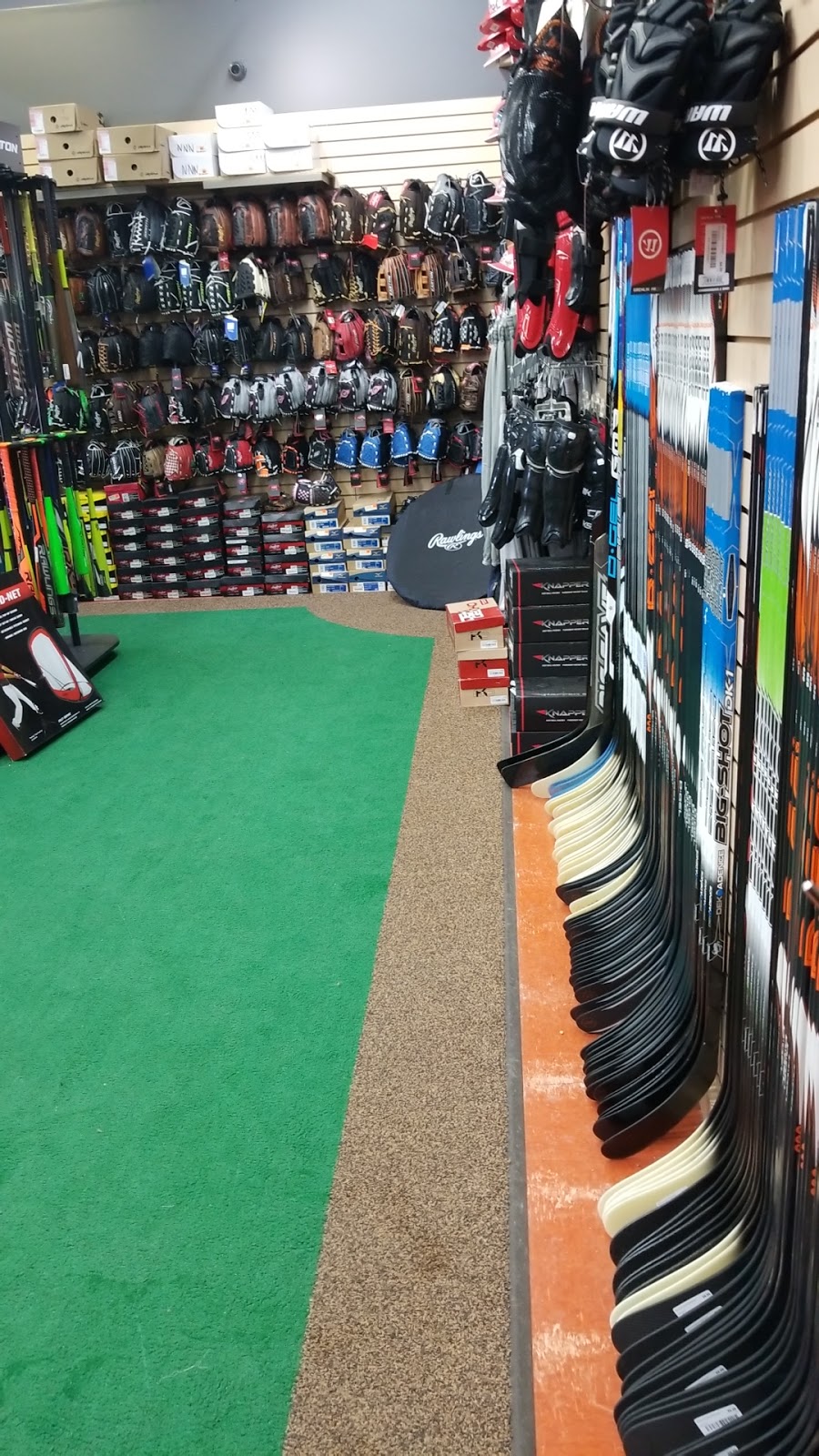 Sports aux Puces Drummond | 1340 Rue Hébert, Drummondville, QC J2C 1Z8, Canada | Phone: (819) 850-0854