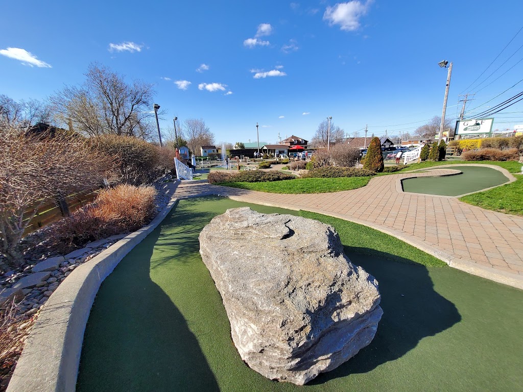 Miniature Golf Fabreville | 3315 Bd Sainte-Rose, Laval, QC H7P 4L7, Canada | Phone: (450) 625-4752