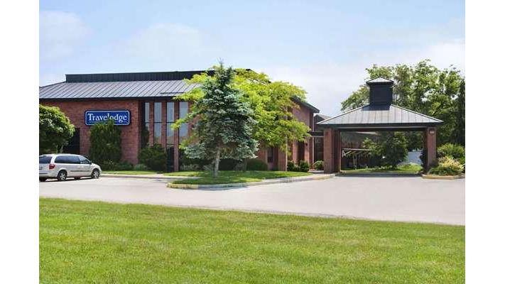 Travelodge by Wyndham Chatham | 555 Bloomfield Rd, Chatham, ON N7M 5J5, Canada | Phone: (519) 436-1200