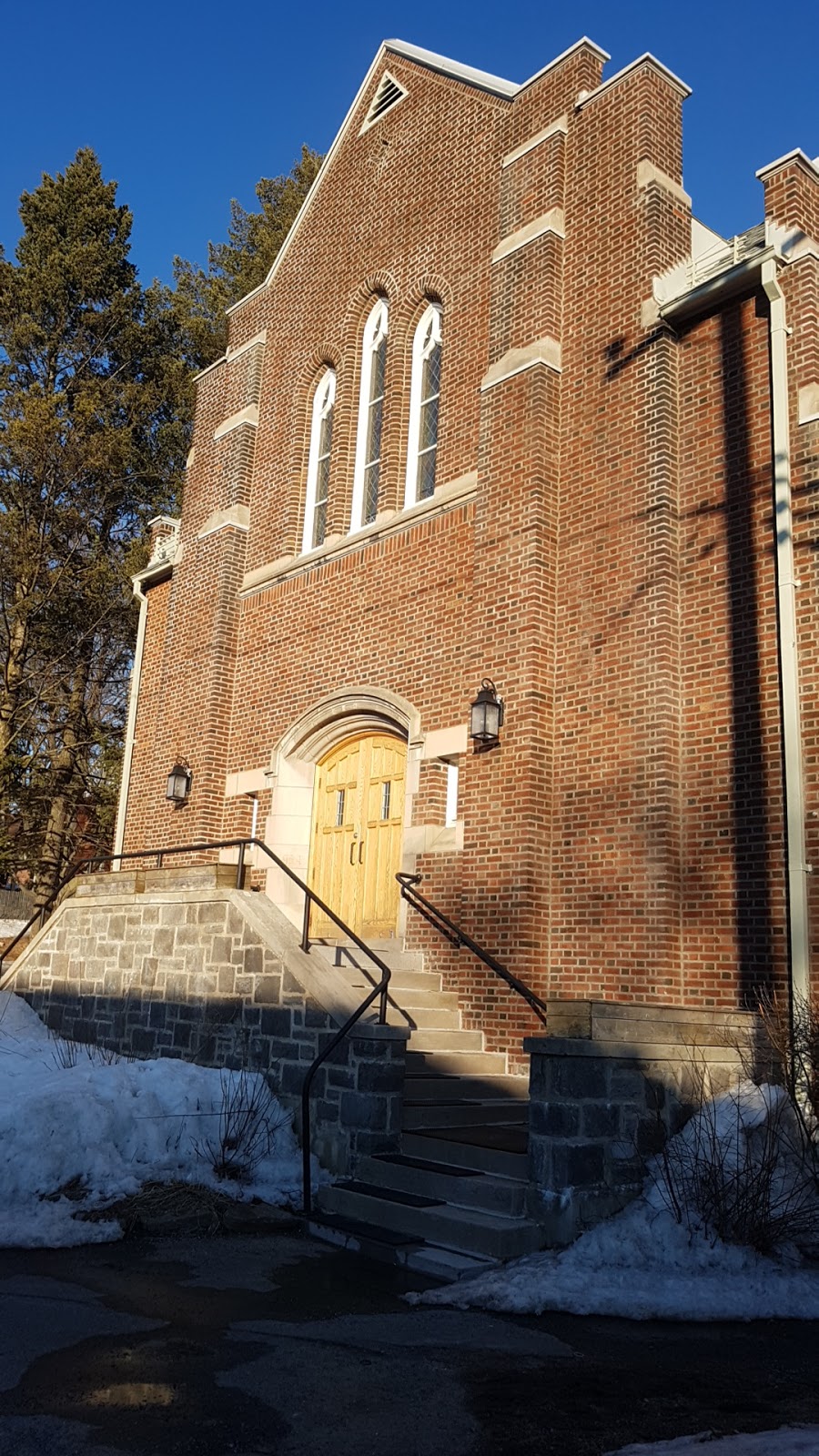 Montreal West United Church | 88 Av. Ballantyne N, Montréal-Ouest, QC H4X 2B8, Canada | Phone: (514) 482-3210
