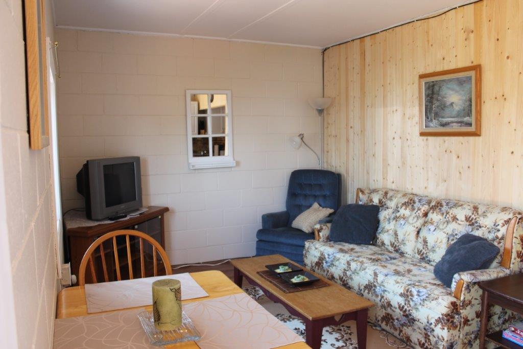 Cedar Cove Campground & Cottage rentals | 79 Carter Rd, Carrying Place, ON K0K 1L0, Canada | Phone: (613) 475-1620