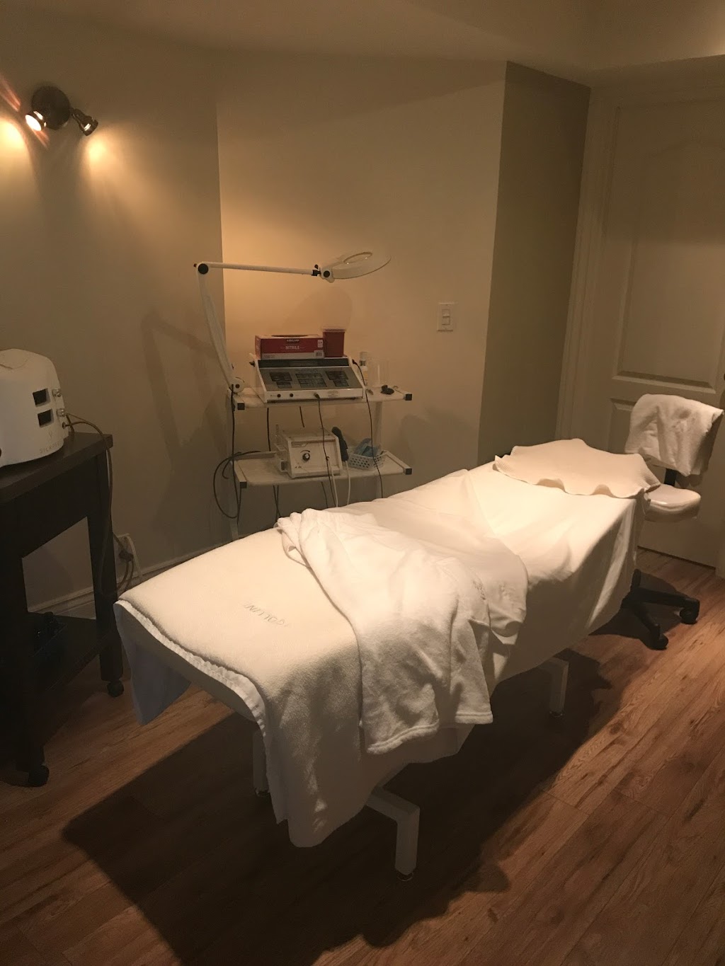 Institut Beaute Eau Bout-LIle | 10584 Boulevard Lévesque E, Laval, QC H7A 4B9, Canada | Phone: (450) 665-6663