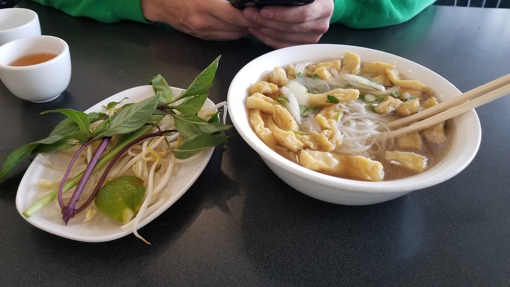 Pho Dau Bo | 20 Gillingham Dr, Brampton, ON L6X 4X7, Canada | Phone: (905) 796-9992