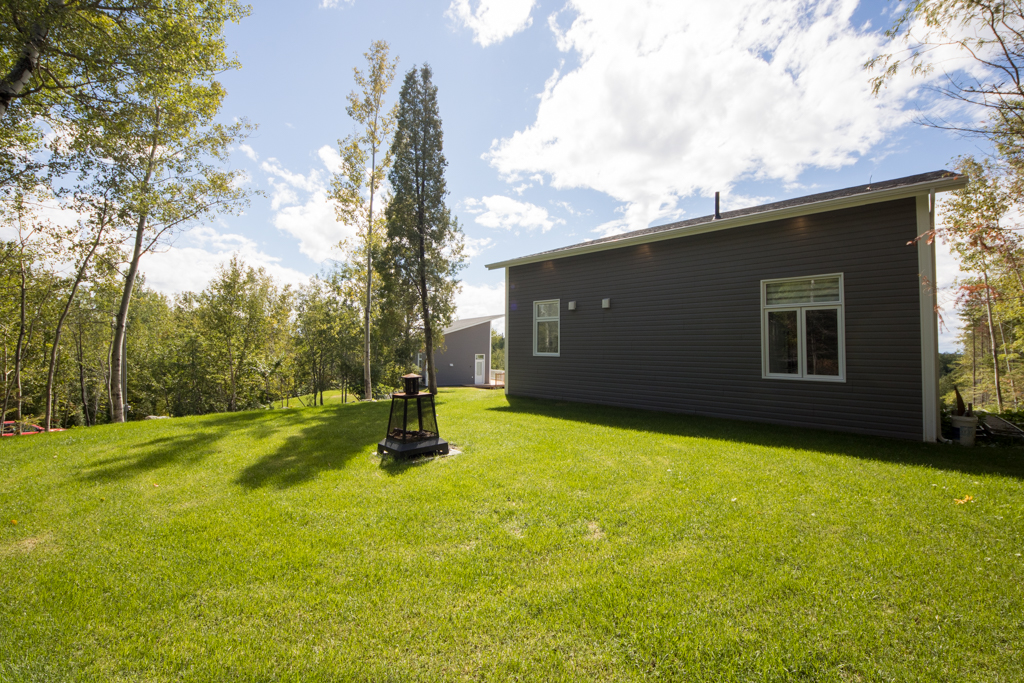 Chalets Locatifs : Les triplés du Rocher | 200 Chem. du Faubourg des Jardins, Alma, QC G8B 5V3, Canada | Phone: (418) 719-0677