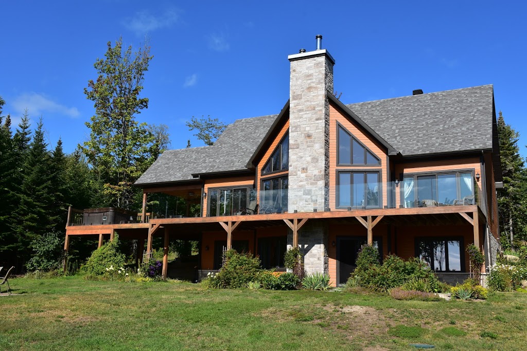 Chalet Coeur de bois | 9 Chemin de lEscarpement, Petite-Rivière-Saint-François, QC G0A 2L0, Canada | Phone: (514) 604-8889