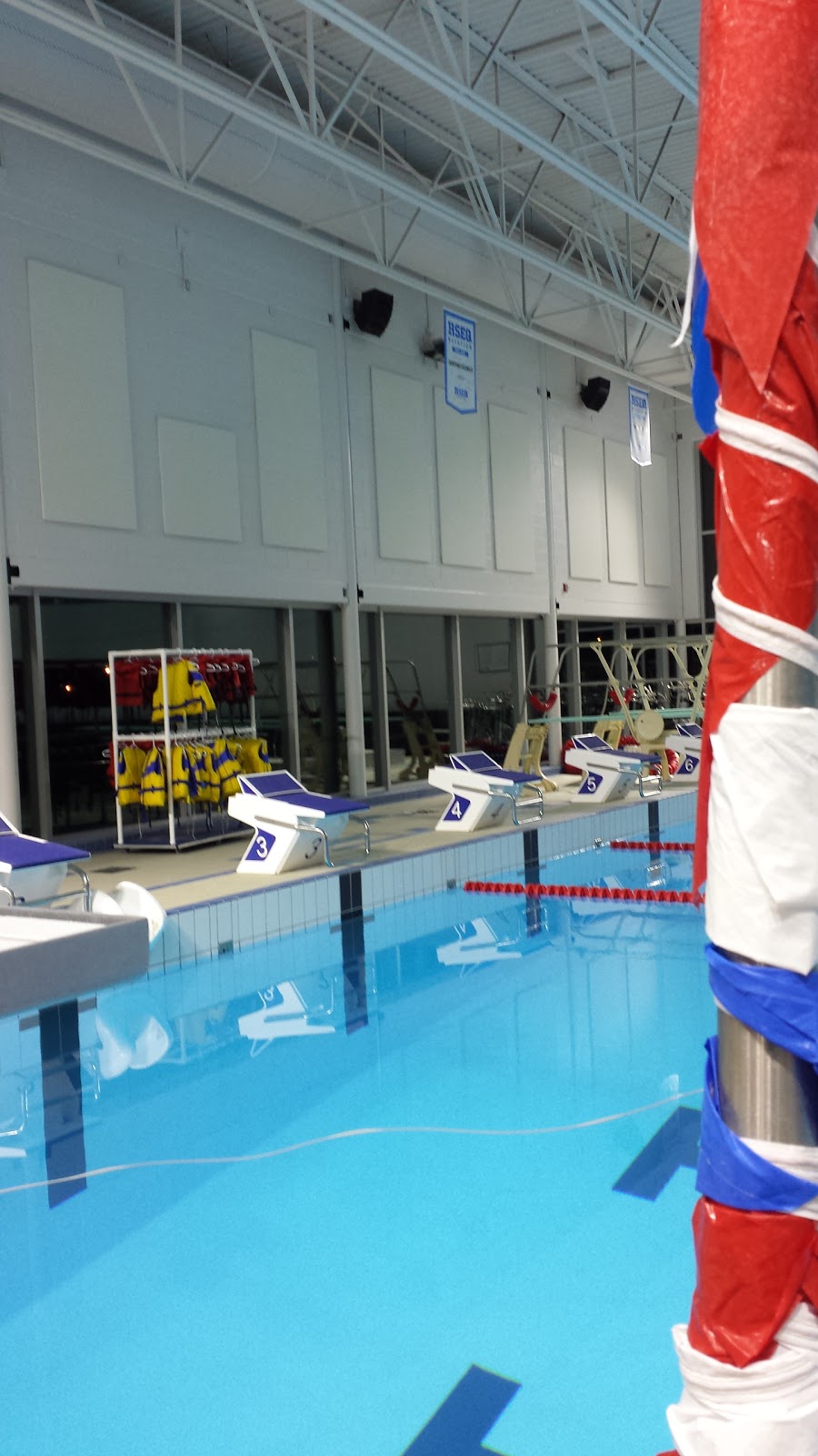 Complexe aquatique et sportif Dorval | 1295 Av. Dawson, Dorval, QC H9S 1Y3, Canada | Phone: (514) 633-4205