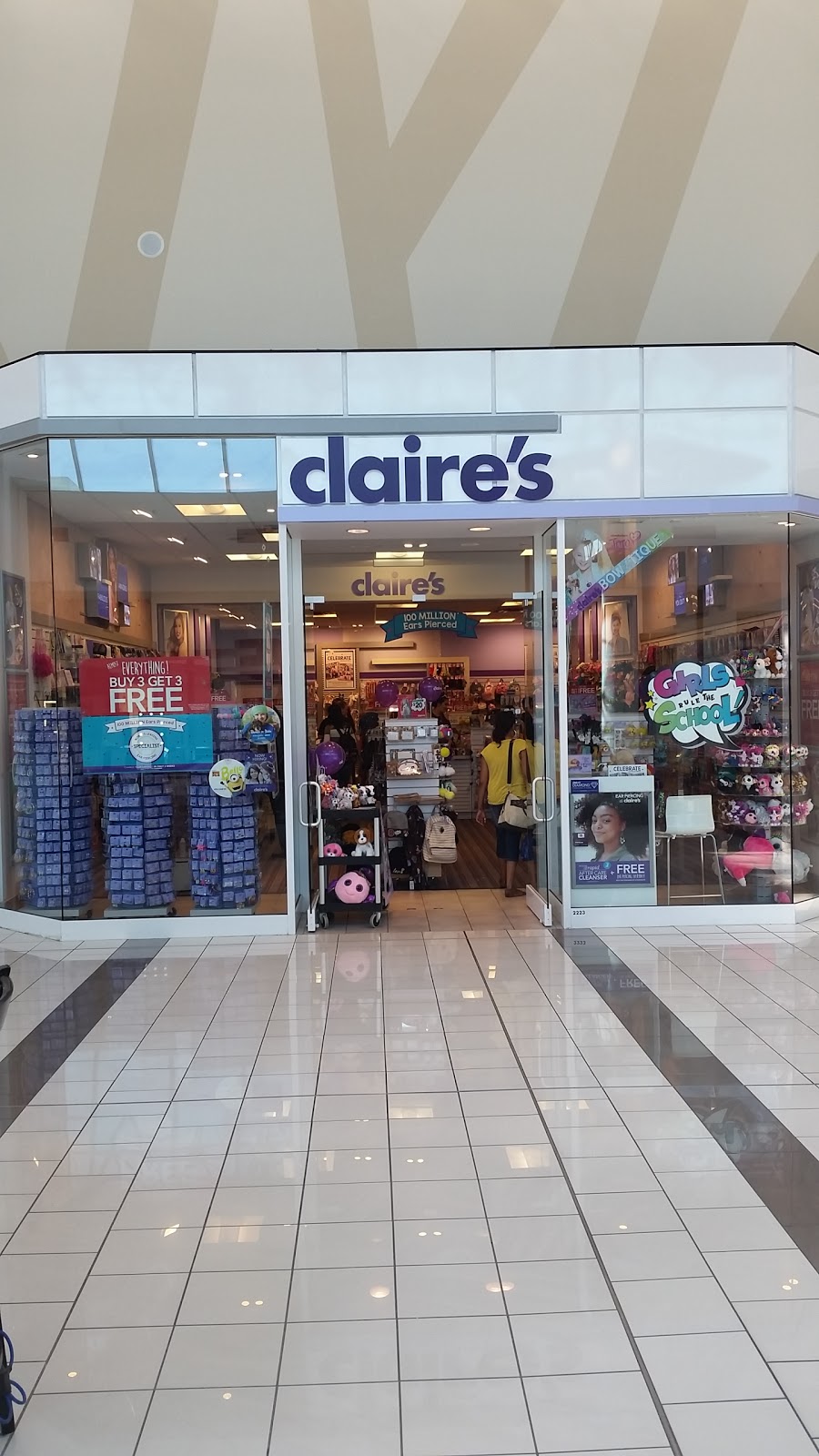 Claires | 2695 Guildford Town Centre, Surrey, BC V3R 7B7, Canada | Phone: (604) 589-7542