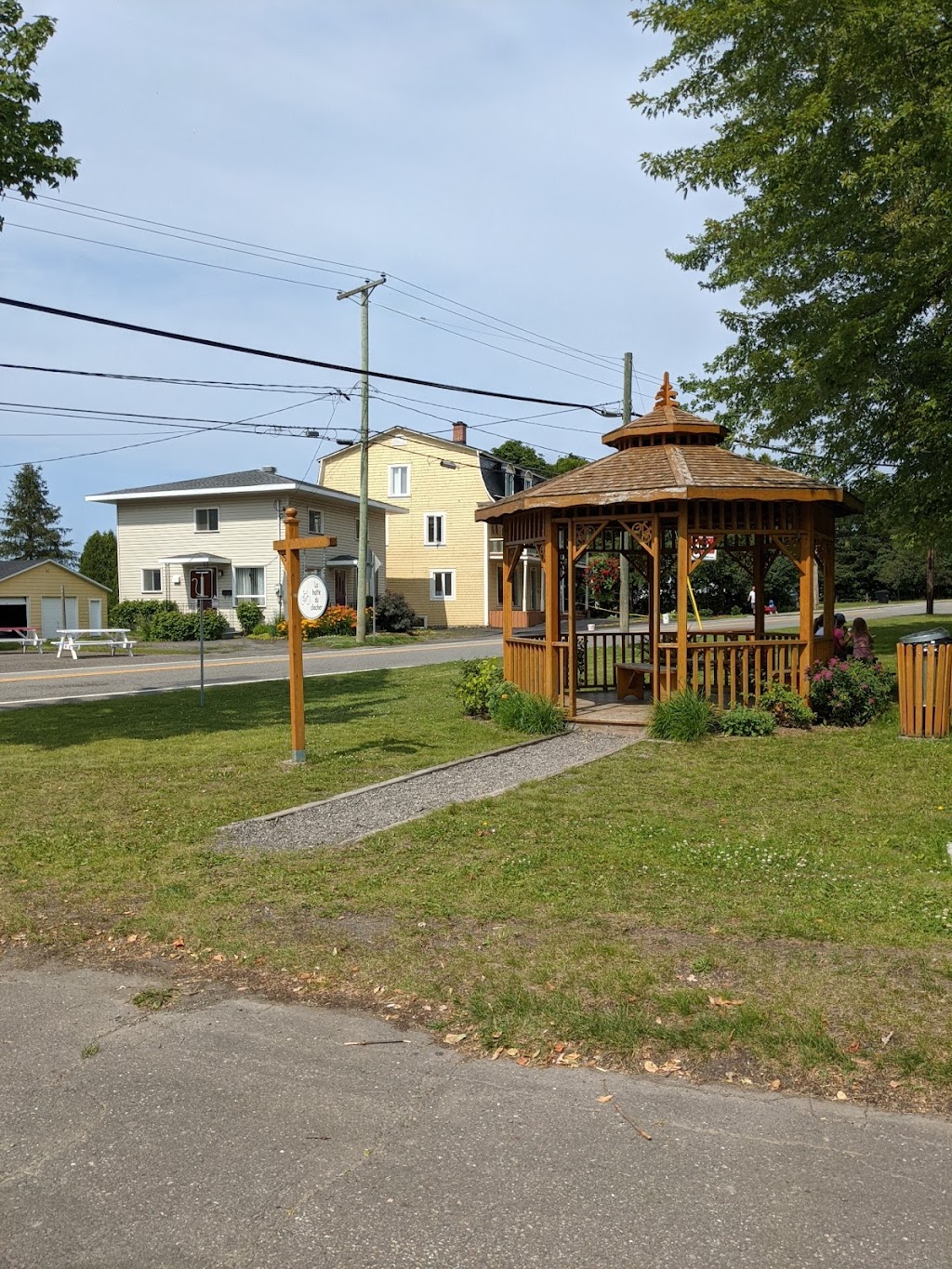 Adelard-Lapointe Park | 6003 Rue Adélard-Lapointe, Sainte-Hélène-de-Kamouraska, QC G0L 3J0, Canada | Phone: (418) 492-6830