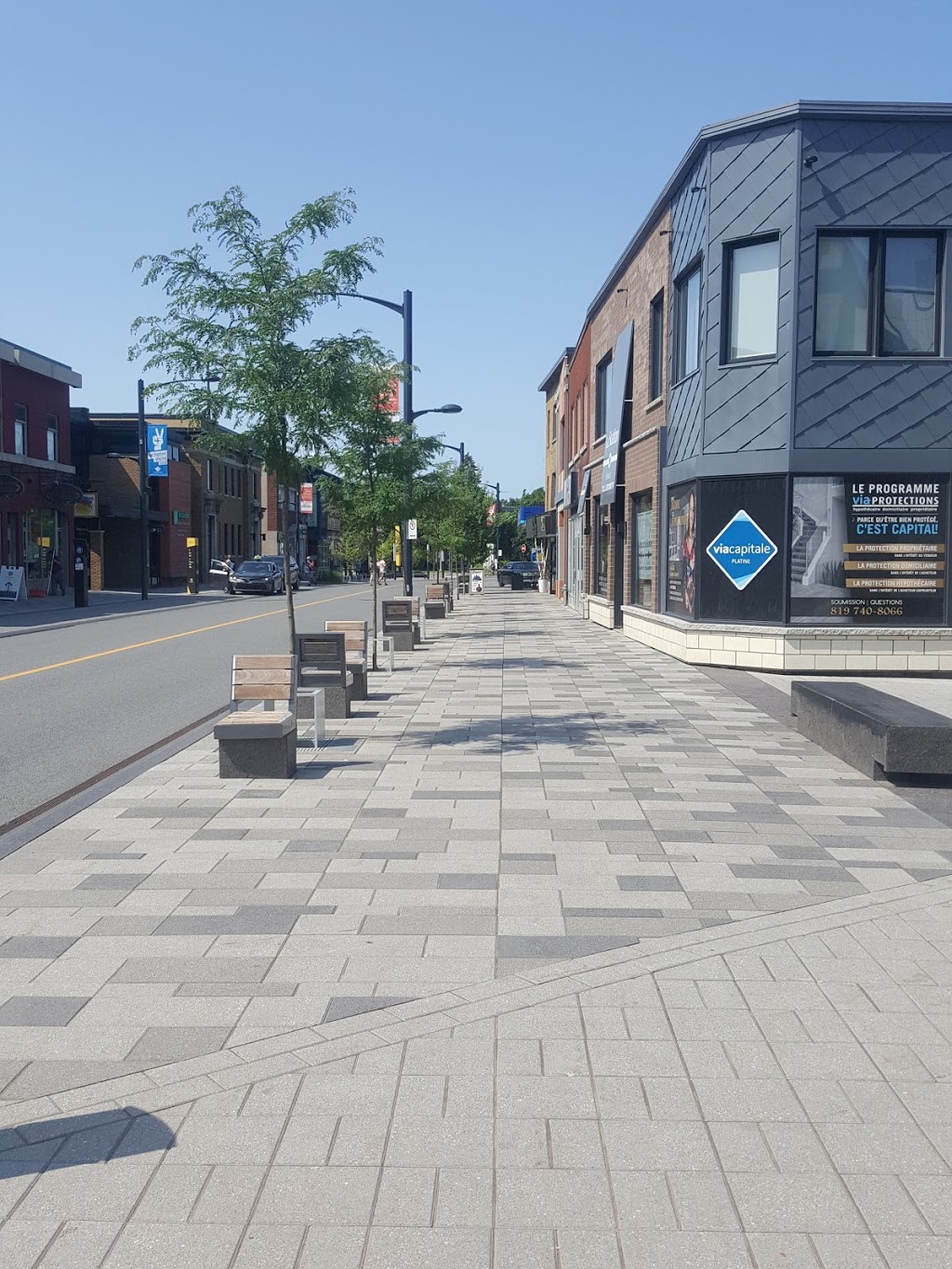 Parc with benches | 2 Rue K, Victoriaville, QC G6P 3Z5, Canada