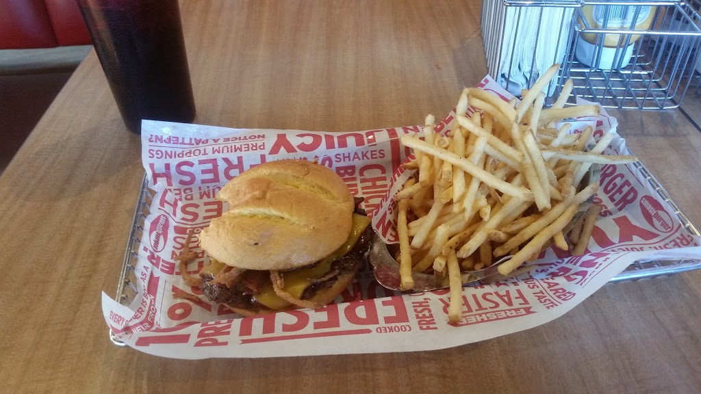 Smashburger | 5000 Emerald Dr #530, Sherwood Park, AB T8H 0P5, Canada | Phone: (780) 410-0999