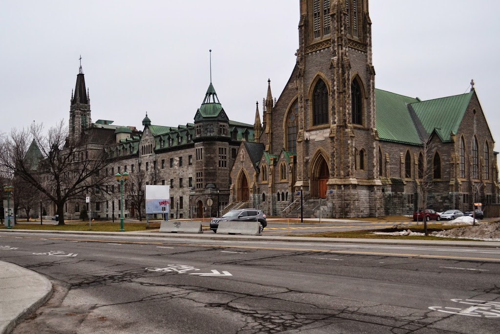 Association étudiante du Cégep de Saint-Laurent | 625 Av. Sainte-Croix, Saint-Laurent, QC H4L 3X7, Canada | Phone: (514) 747-6521 ext. 7500