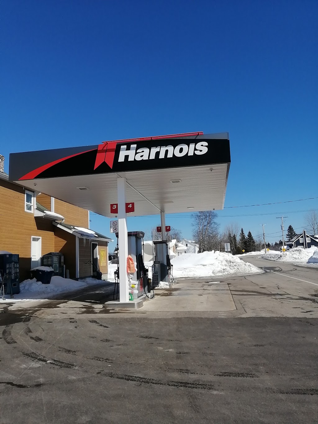 Harnois | 121 Rue Principale, Grandes-Bergeronnes, QC G0T 1G0, Canada | Phone: (418) 232-6262